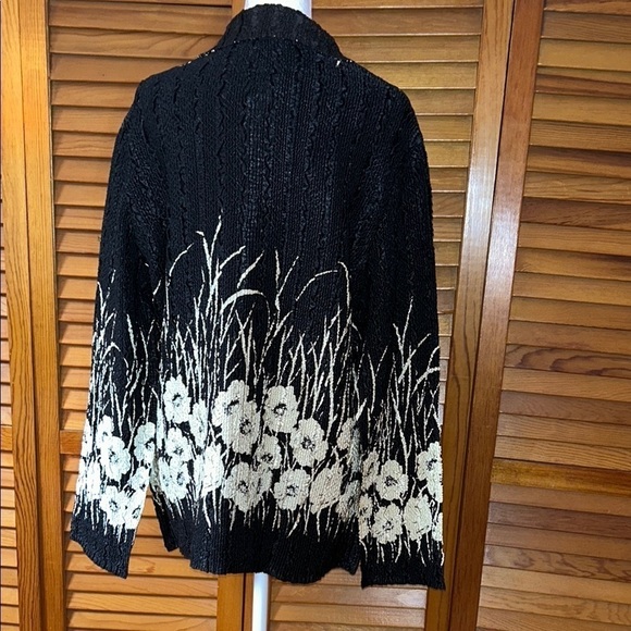 NWT Reversible Black Floral Crush Cardigan Size L/XL From The Seton Shop - Picture 6 of 12